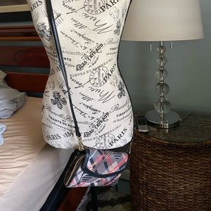 Vera Bradley crossbody in Manhattan plaid